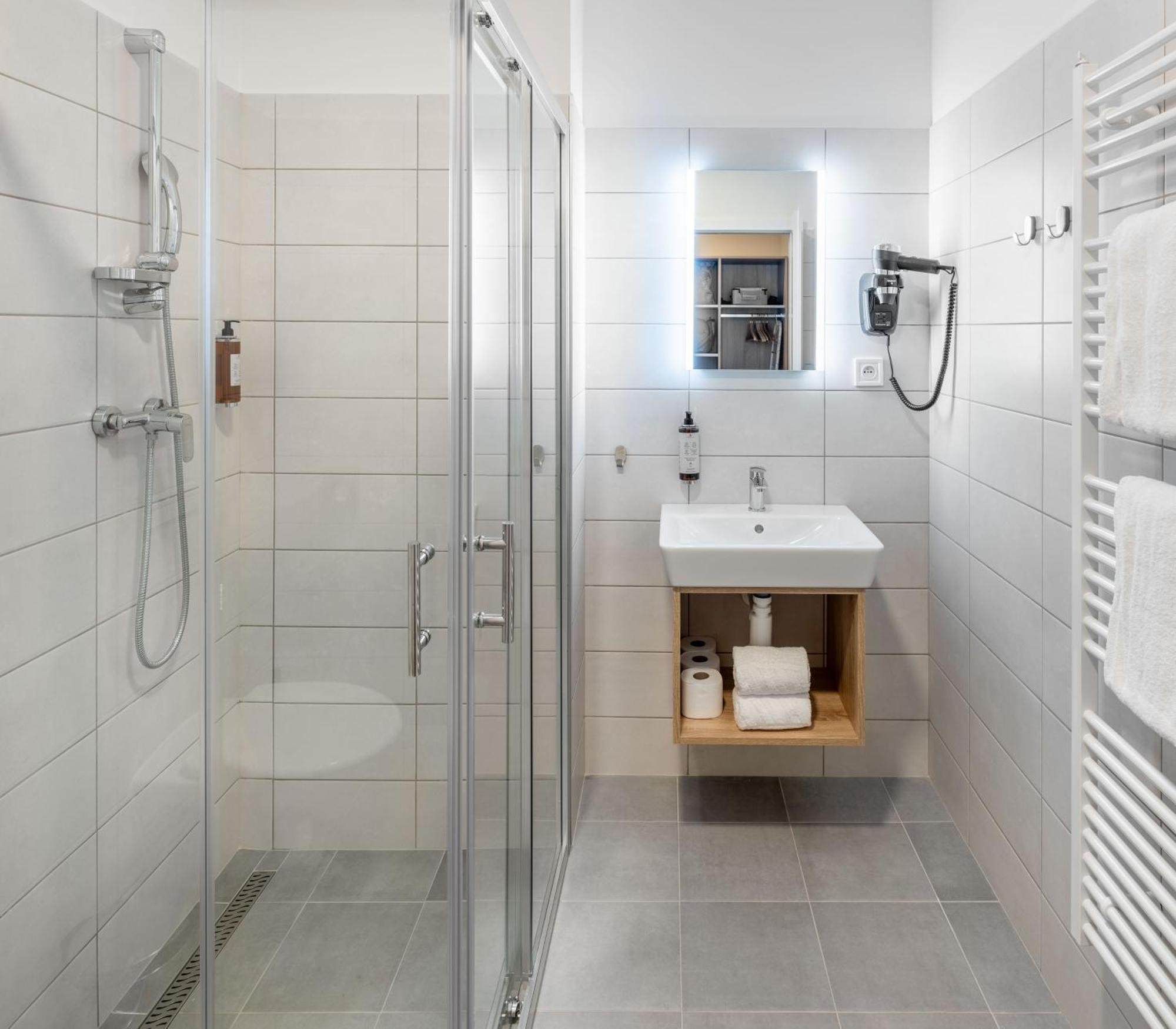Theatre 9 Apartments By Adrez Prag Exteriör bild