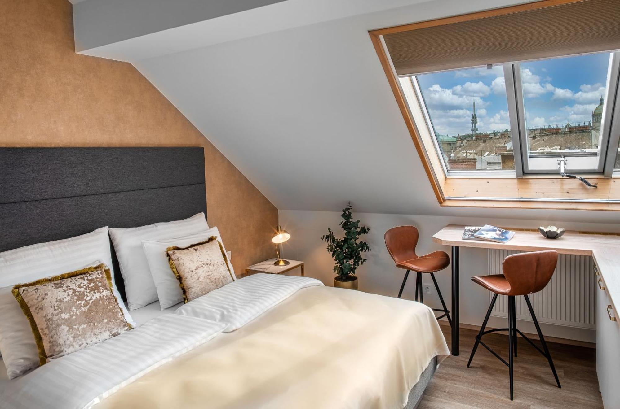 Theatre 9 Apartments By Adrez Prag Exteriör bild