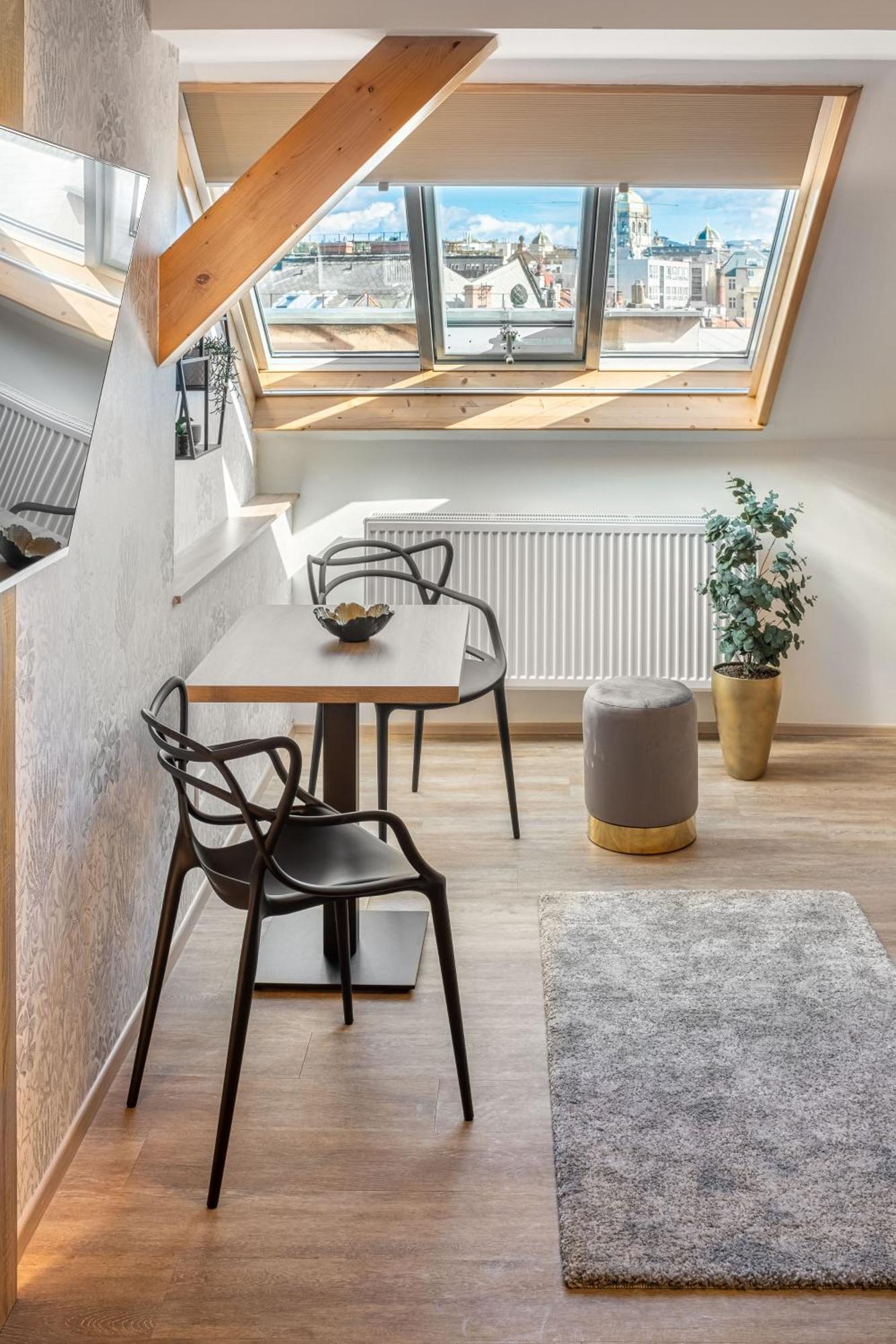 Theatre 9 Apartments By Adrez Prag Exteriör bild